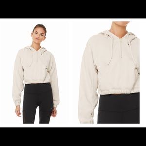 ALO yoga stadium half zip hoodie XS in color bone